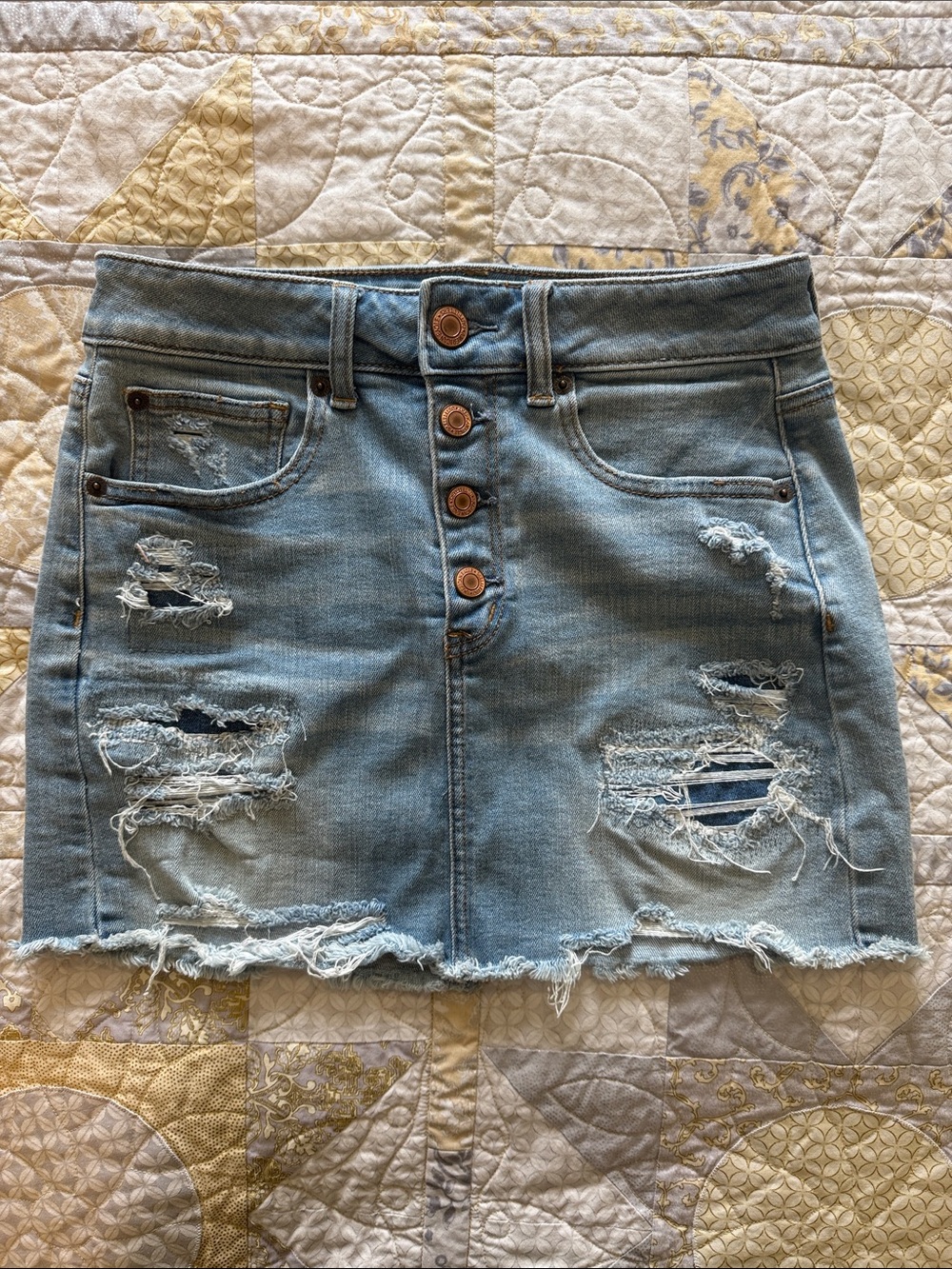 American Eagle Distressed Light Wash Denim Mini Skirt size 6